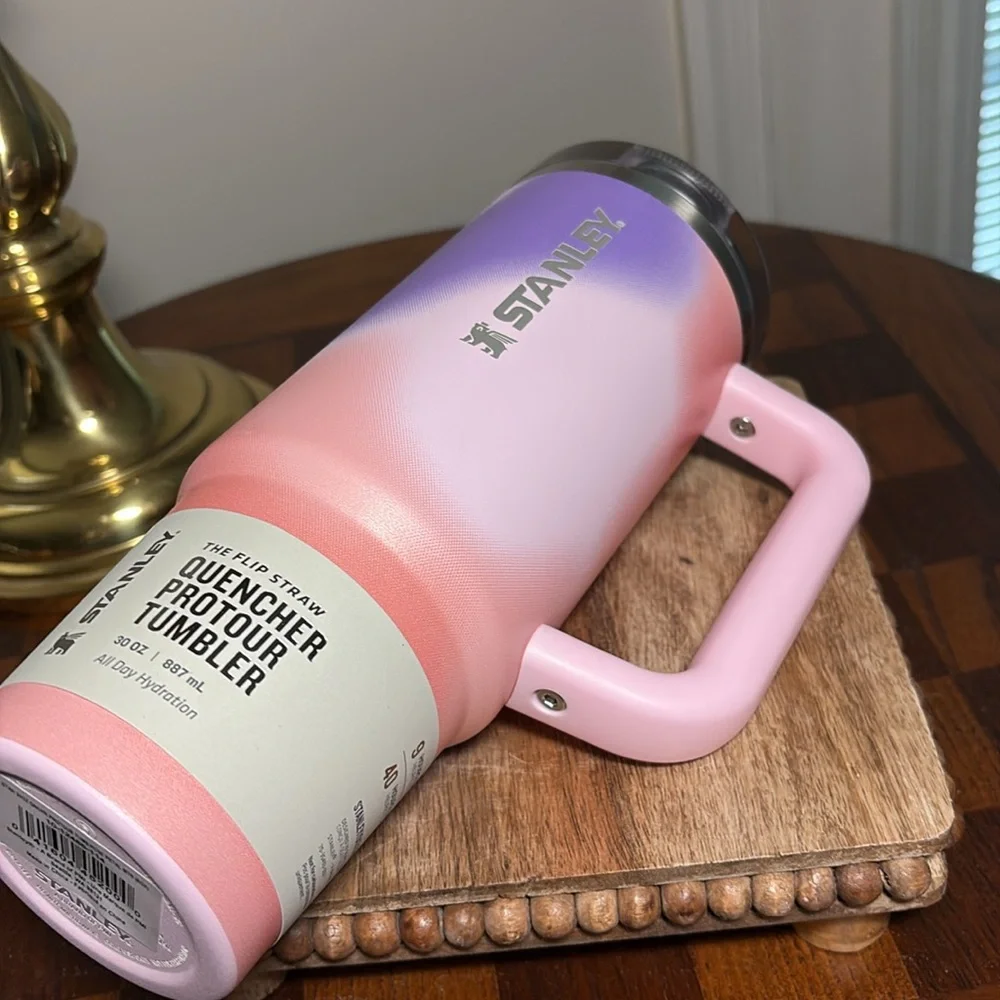 30 oz Stanley Quencher Protour tumbler - Picture 4 of 5